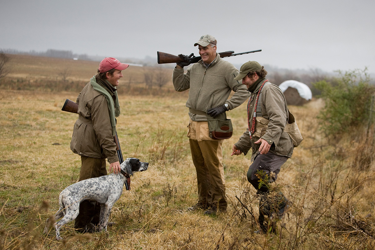Hunting experience, having a laugh on the fields during hunting - PH MARCOS FURER